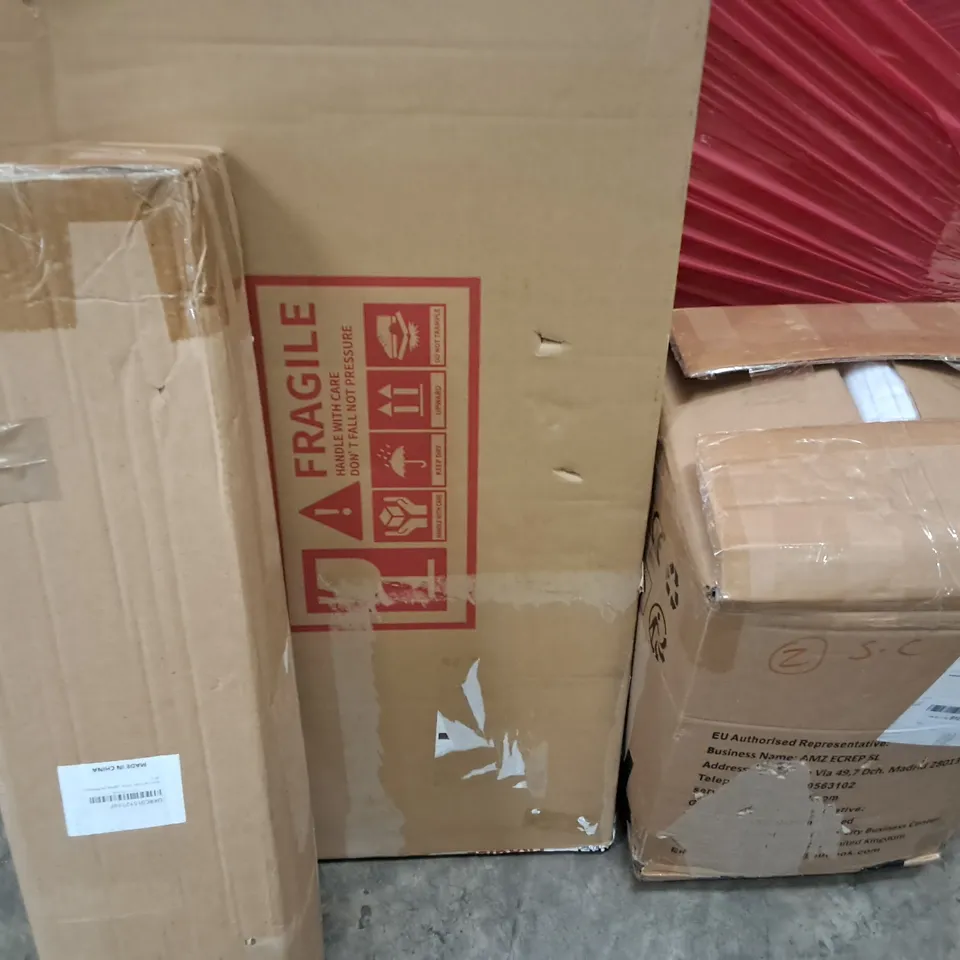 PALLET OF ASSORTED HOUSEHOLD ITEMS TO INCLUDE KITCHEN SINK, OFFICE CHAIR AND TOPFUND