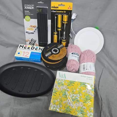 APPROXIMATELY 15 ASSORTED HOUSEHOLD ITEMS TO INCLUDE JOSEPH JOSEPH STRETCH EXPANDABLE POT STAND, ROLSON SCREWDRIVER SET, SATC INOX CUT-OFF WHEEL, ETC