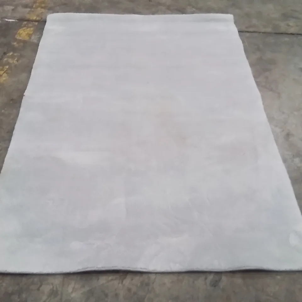 QUALITY DESIGNER AREA RUG - APPROXIMATELY 180X120CM