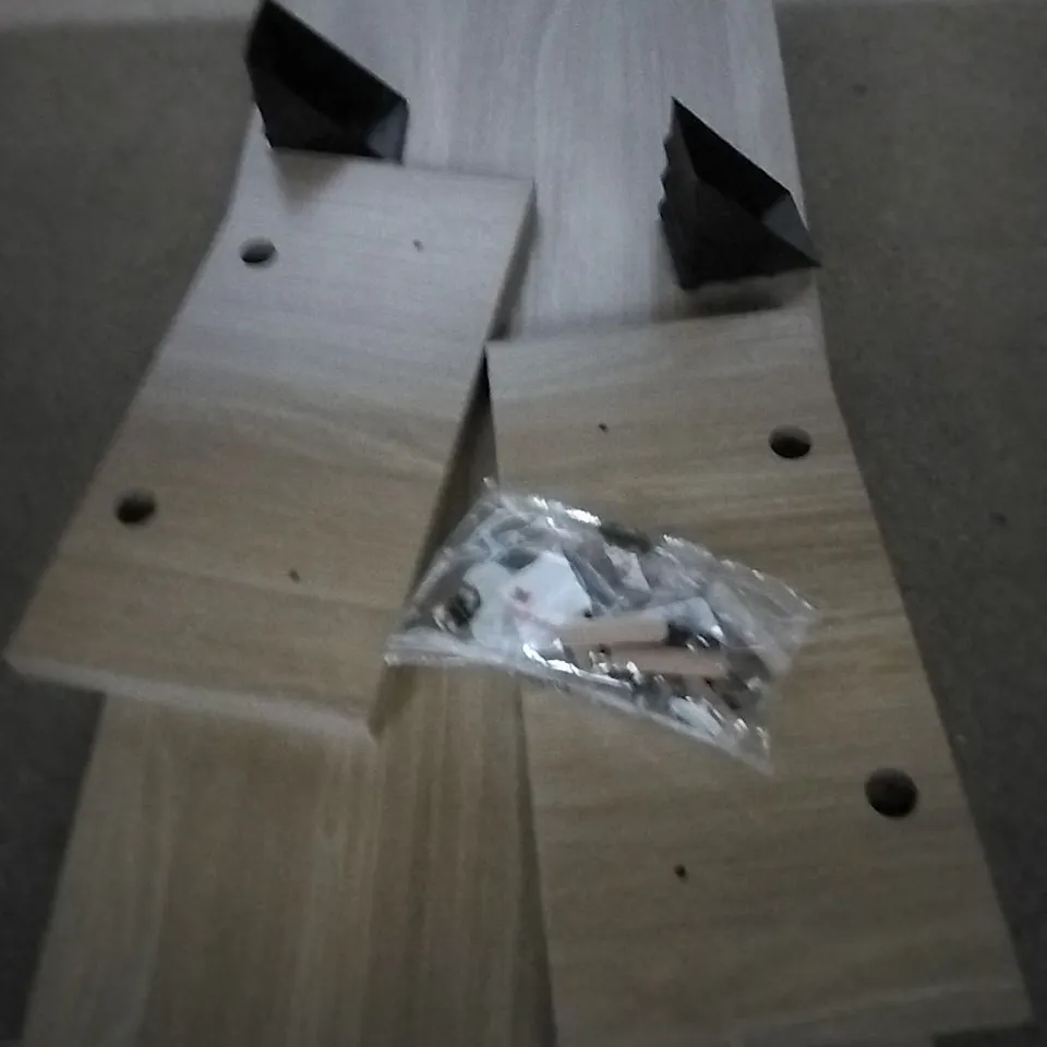 FITUEYES DESKTOP STAND