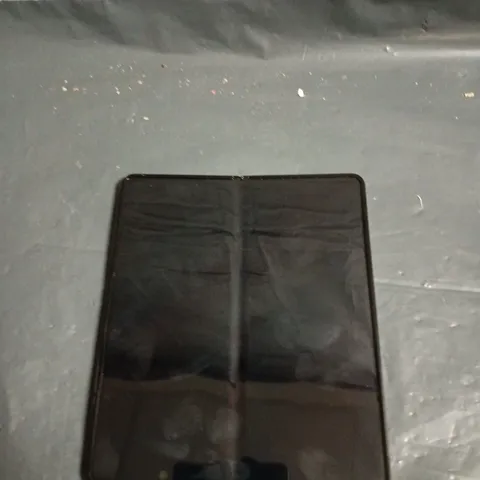 SAMSUNG GALAXY Z FOLD4 SMARTPHONE – BLACK, BOXED - POWERS ON