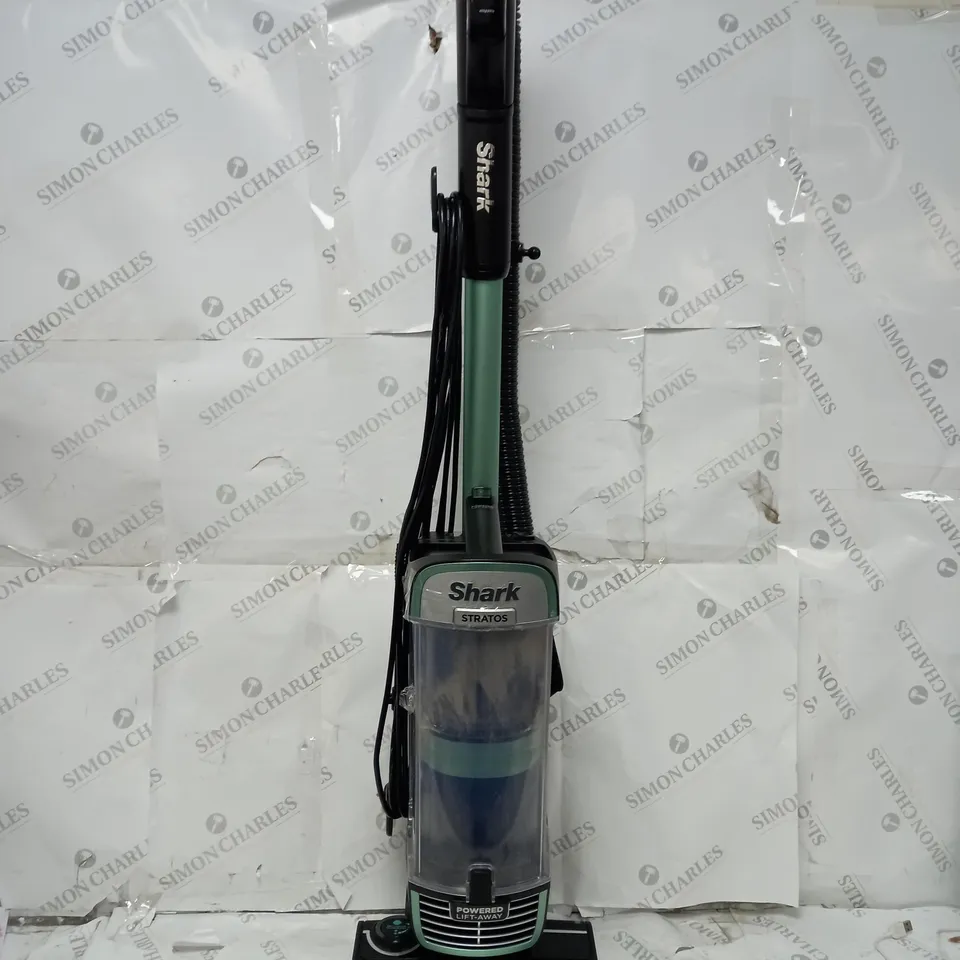 SHARK STRATOS UPRIGHT VACUUM CLEANER WITH PET-TOOL & CAR KIT NZ860UK