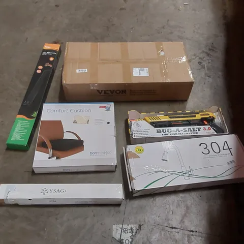 PALLET OF ASSORTED ITEMS INCLUDING: STAINLESS STEEL FAUCET, COMFORT CHAIR CUSHION, LED AQUARIUM LIGHT, BUG-A-SALT BUG GUN ECT