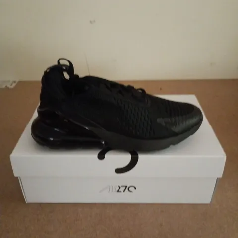 BOXED PAIR OF NIKE AIR MAX 270 TRAINERS IN BLACK - UK 6.5