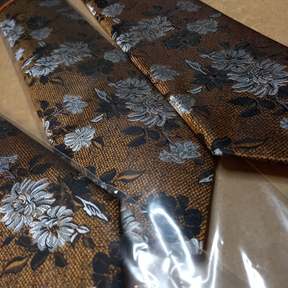 MOSES KUSHNER LOT OF 17 ORANGE/BRONZE TIE WITH WHITE AND BLACK ROSES