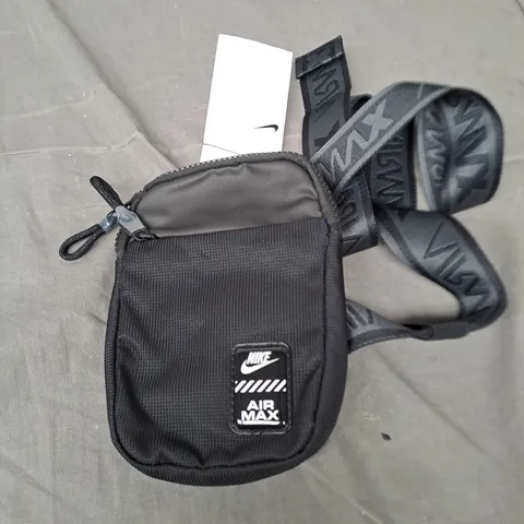 NIKE AIR MAX CROSS BODY BAG - BLACK