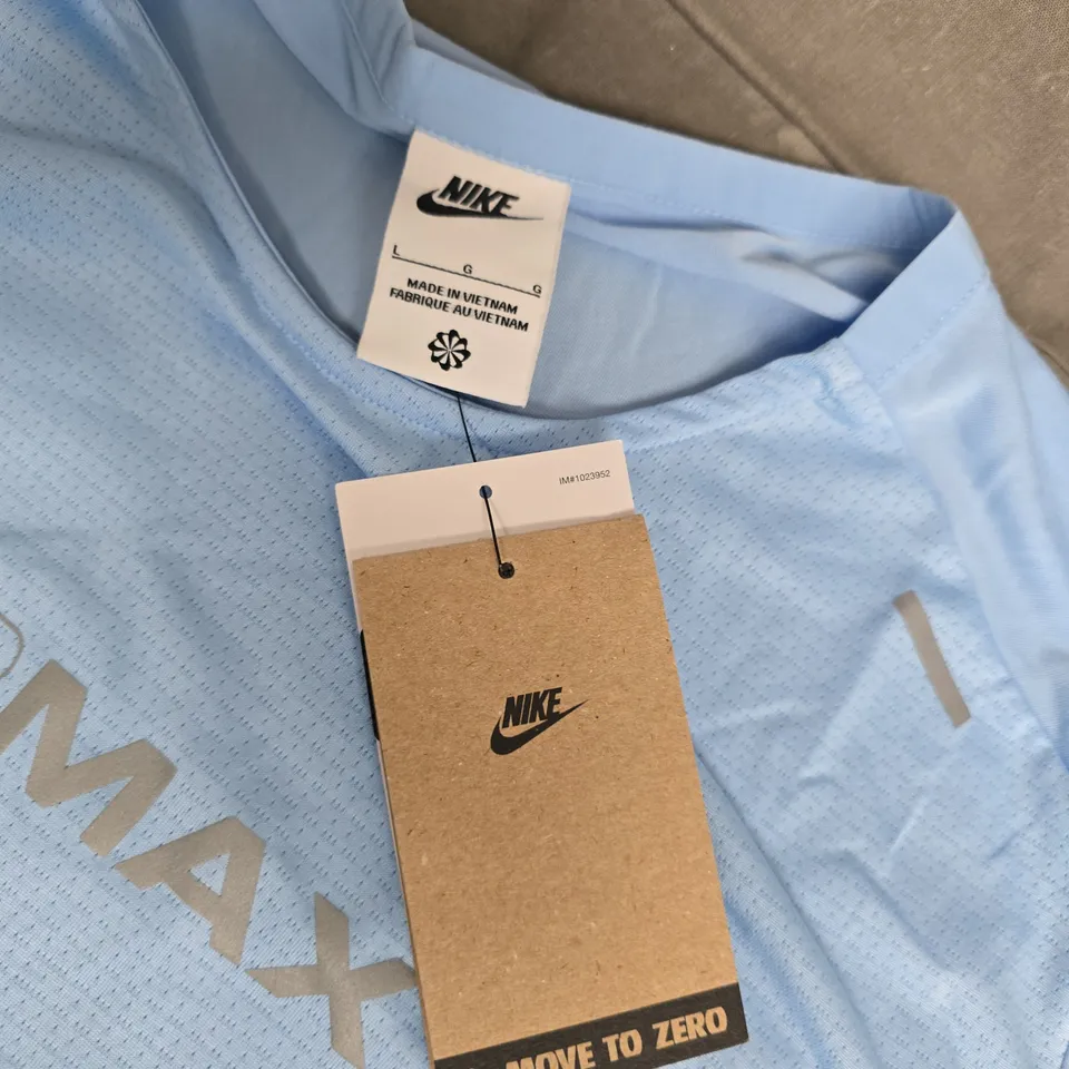 NIKE AIR MAX T-SHIRT – LIGHT BLUE - LARGE