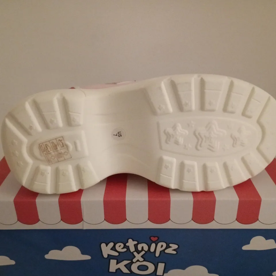 BOXED PAIR OF KETNIPZ X KOI LOVEABLE ANTICS - TRAINERS - PINK - SIZE US 7