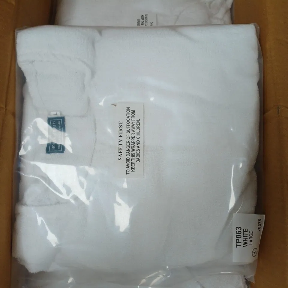 APPROXIMATELY 10 HOUSE OF BATH LUXURY BATH ROBES IN WHITE - L