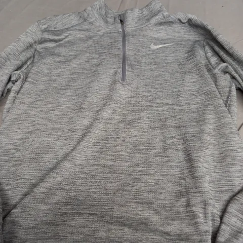 NIKE RUNNING LIGHT GREY QUARTER ZIP - LARGE