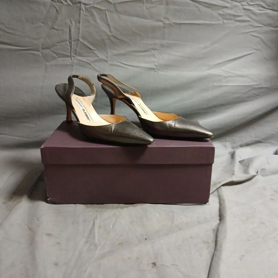 MANOLO BLAHNIK SLINGBACK HEELS – METALLIC LEATHER