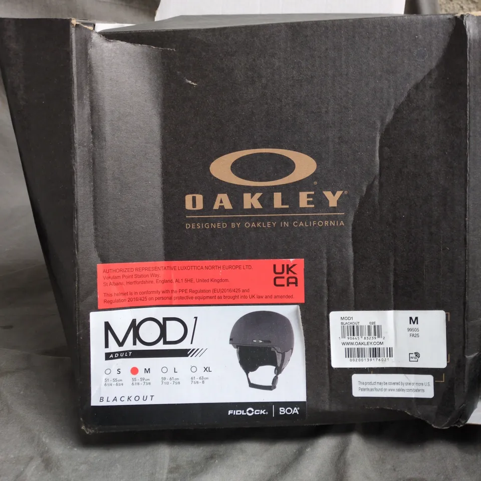 OAKLEY MOD1 BLACKOUT HELMET – SIZE M