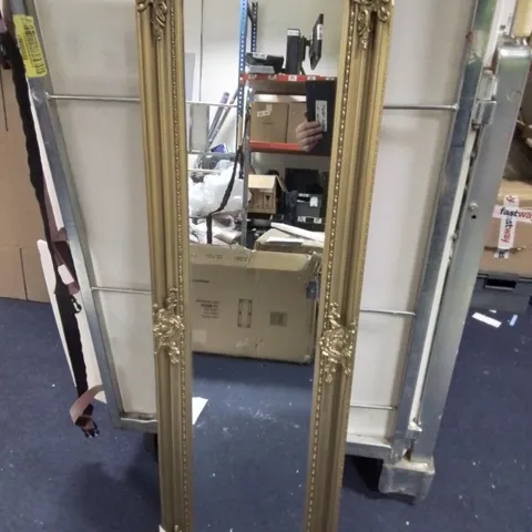 BOXED DRESS MIRROR IN GOLD - 1 BOX
