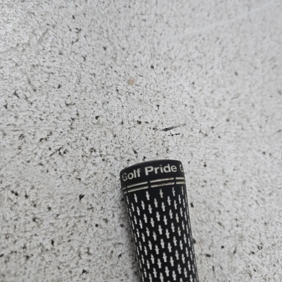 GOLF IRON WITH GOLF PRIDE GRIP – JAPAN FORGED KG2206138