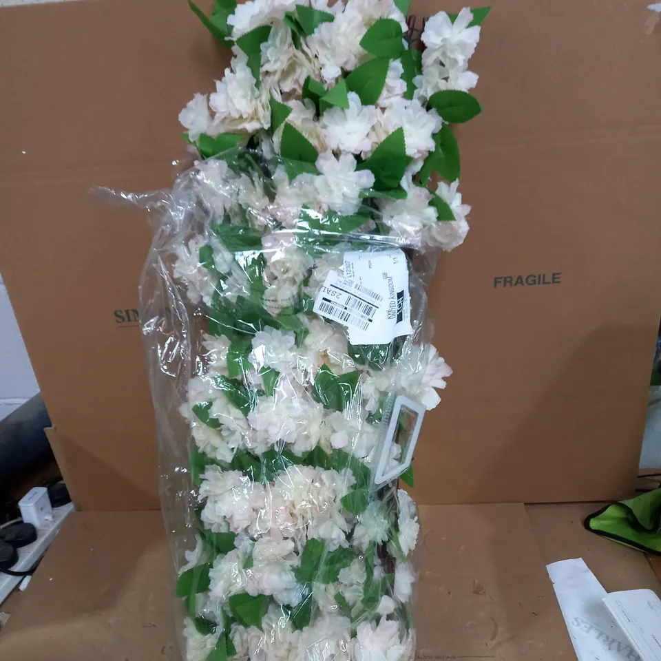 CHERRY BLOSSOM TRELLIS 180 X 60 CM  RRP £32.99