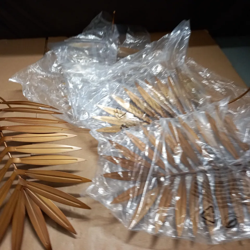 LOT OF 4 GOLD METAL FOLIAGE ITEMS