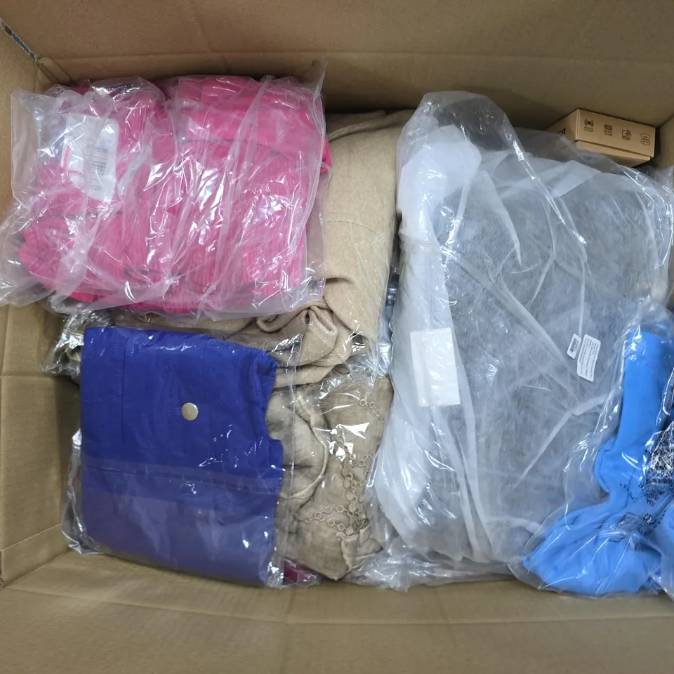 APPROXIMATELY 20 ASSORTED CLOTHING ITEMS IN VARIOUS SIZES, STYLES & COLOURS TO INCLUDE BRANDS SUCH AS MUDFLOWER, CLASSIC, EMILY, ETC - COLLECTION ONLY