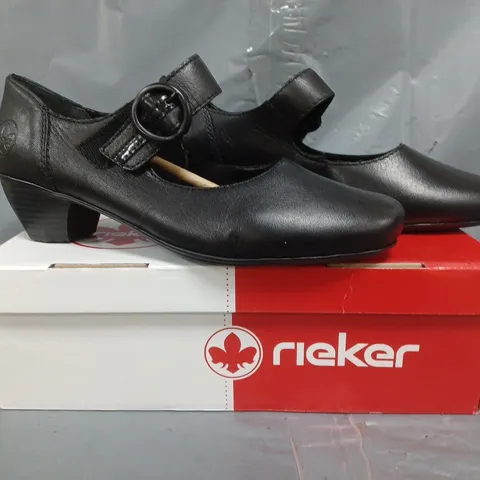 BOXED PAIR OF RIEKER MARY JONE SHOES IN BLACK SIZE 6