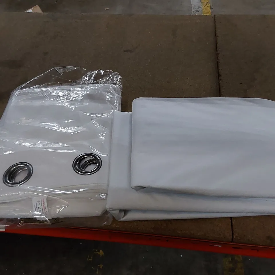 BAGGED 100% COTTON ROOM DARKENING EYELET CURTAINS // SIZE UNSPECIFIED 