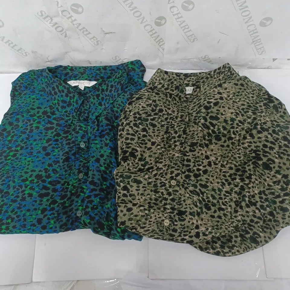 3 APRICOT DRESS SHIRTS IN VARIOUS SIZES TO INCLUDE SIZES M, S