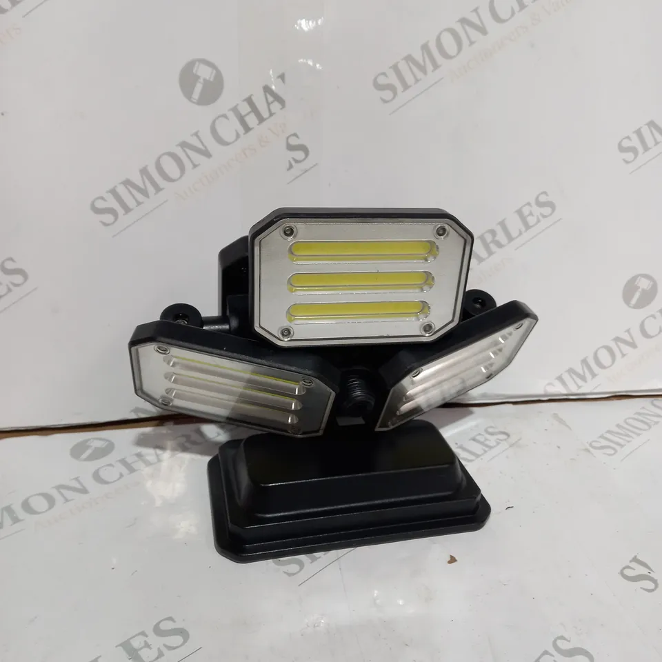 BOXED BELL & HOWELL 300 LUMENS BIONIC FLOODLIGHT