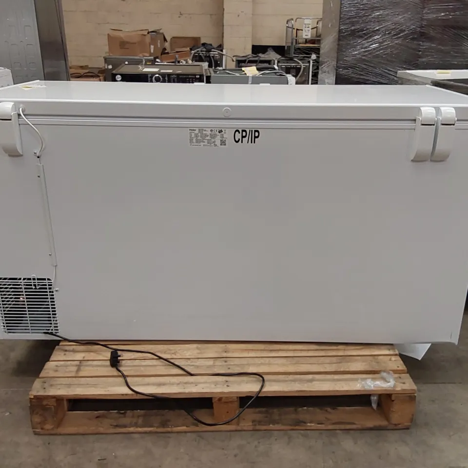 HAIER HCE519F FREESTANDING CHEST FREEZER, 519L TOTAL CAPACITY, WITH COUNTER BALANCE LID, WHITE, F RATED