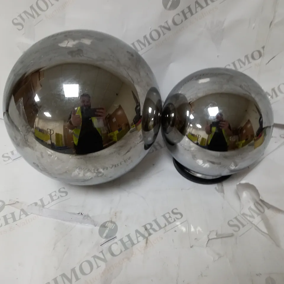 BOXED KELLY HOPPEN SET OF 2 INDOOR OUTDOOR PRELIT GLASS DECOR, REFLECTIVE ORBS