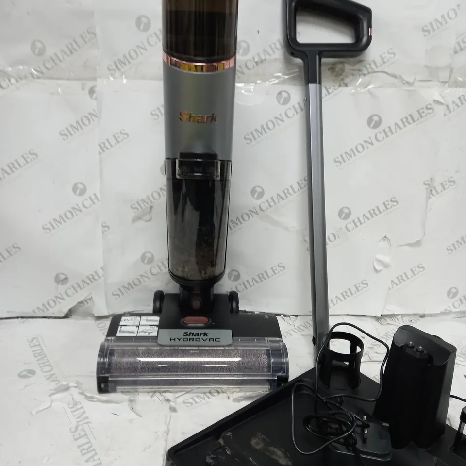 BOXED SHARK HYDROVAC HARD FLOOR WET & DRY CORDLESS CLEANER WD210UK
