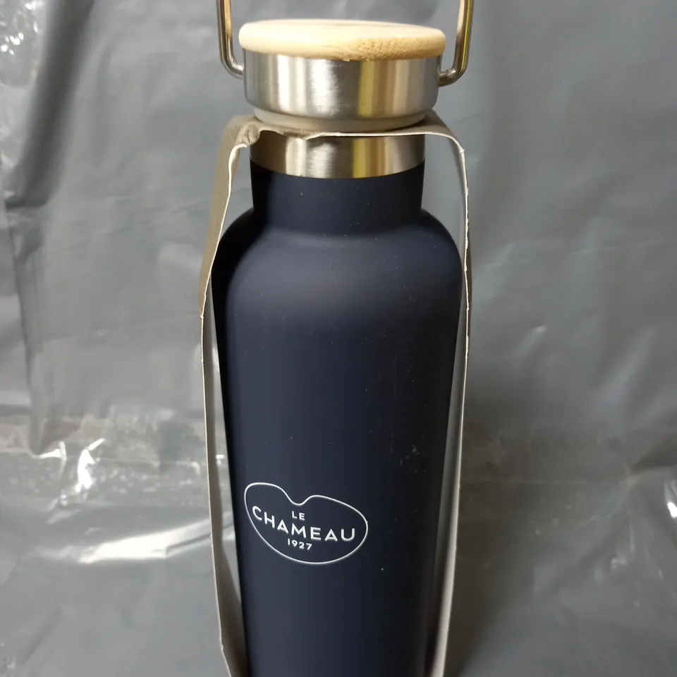 LE CHAMEAU STAINLESS STEEL WATER BOTTLE IN BLUE (750ml)