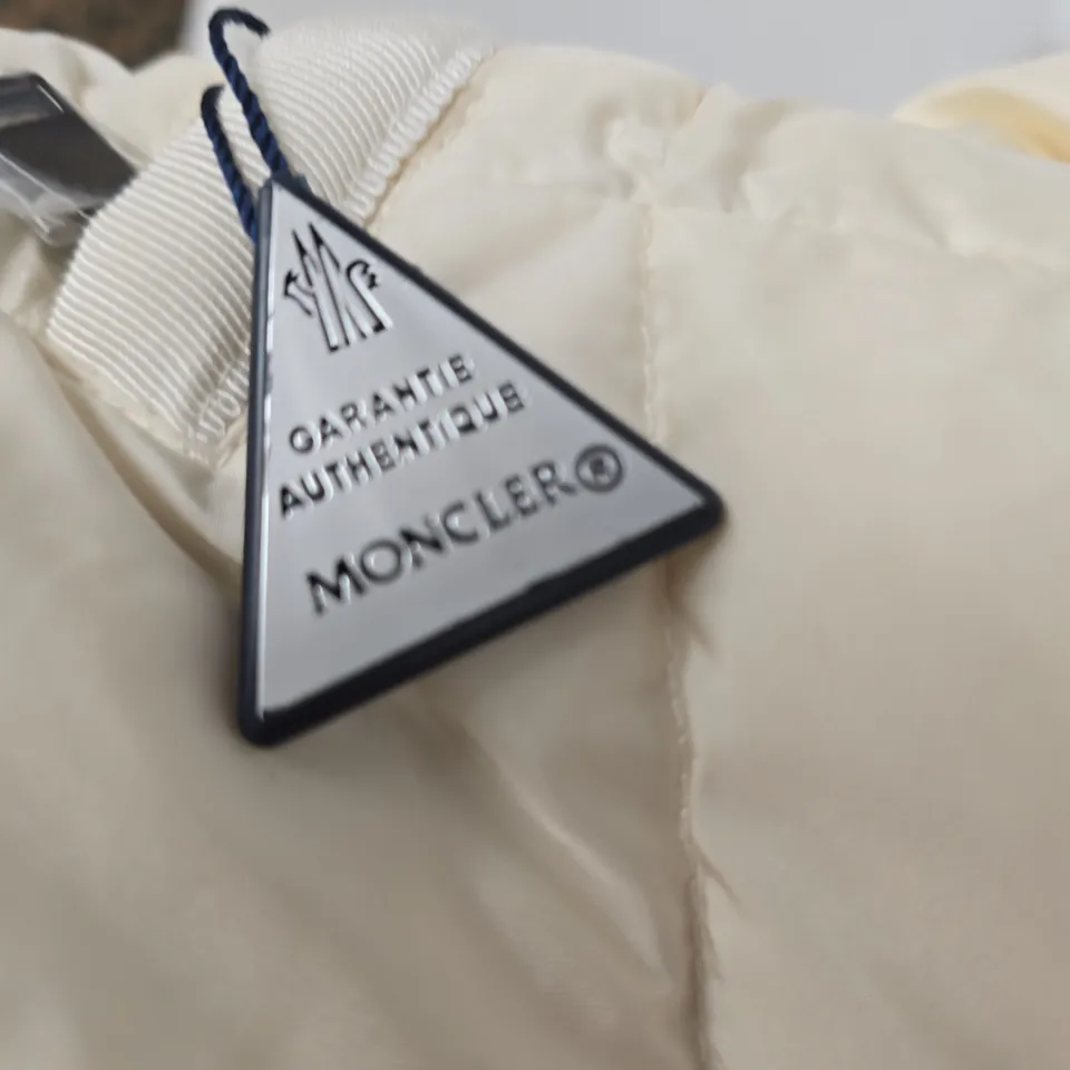 MONCLER CREAM PUFFER JACKET – HOODED, QUILTED WITH LOGO PATCH