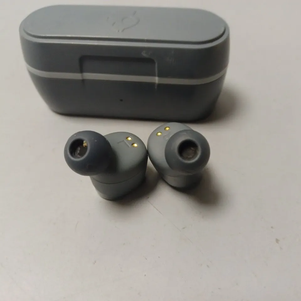 SET OF SKULLCANDY TWS EARBUDS
