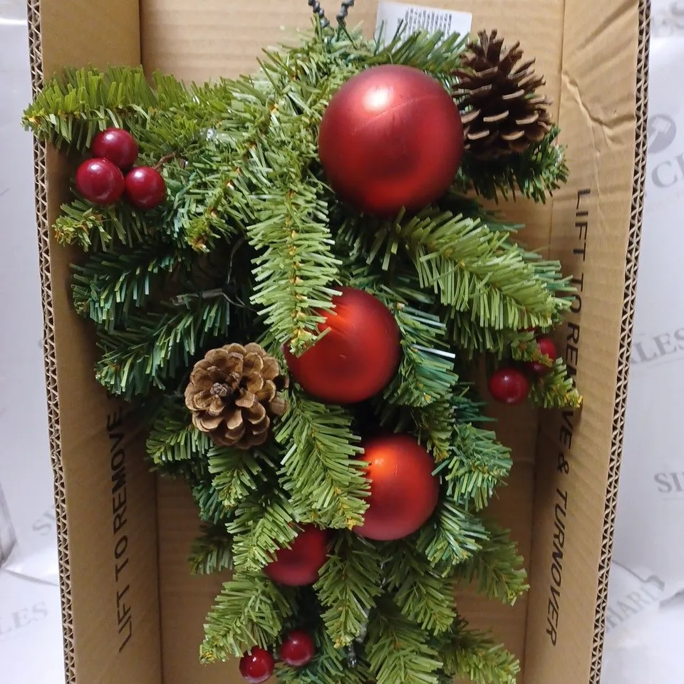 BOWS & BAUBLES TEARDROP SHAPE LIT CHRISTMAS DECOR PIECE RRP £19.99