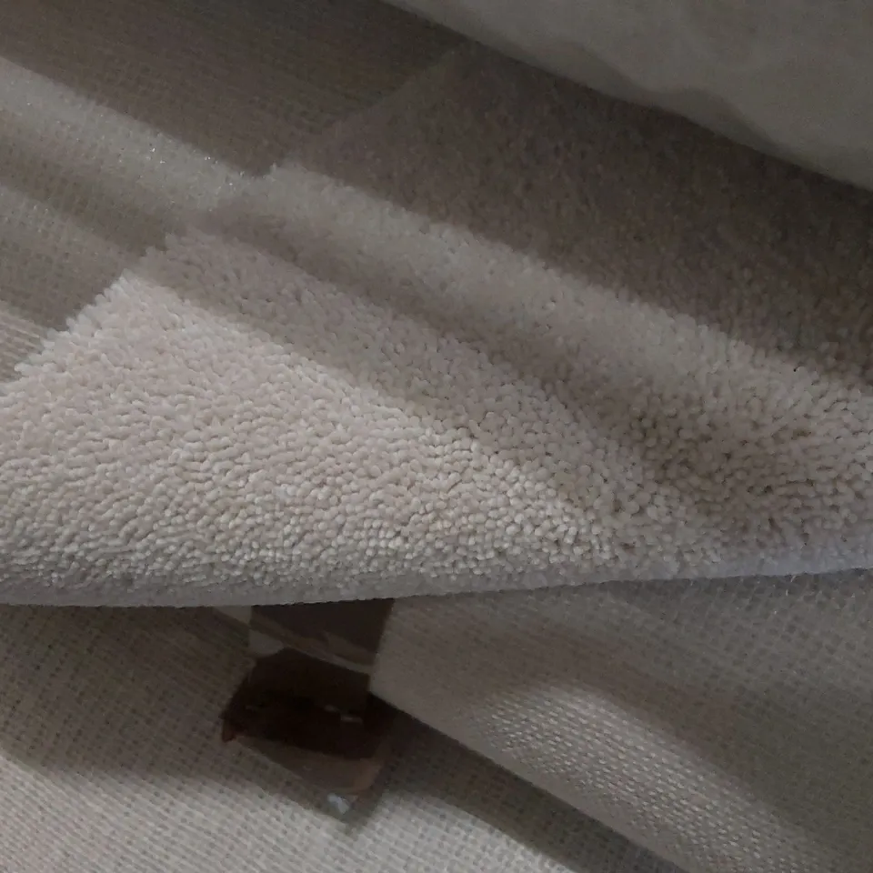 ROLL OF QUALITY DIMENSION PLAINS CARPET - APPROXIMATELY 5 x 1.82m