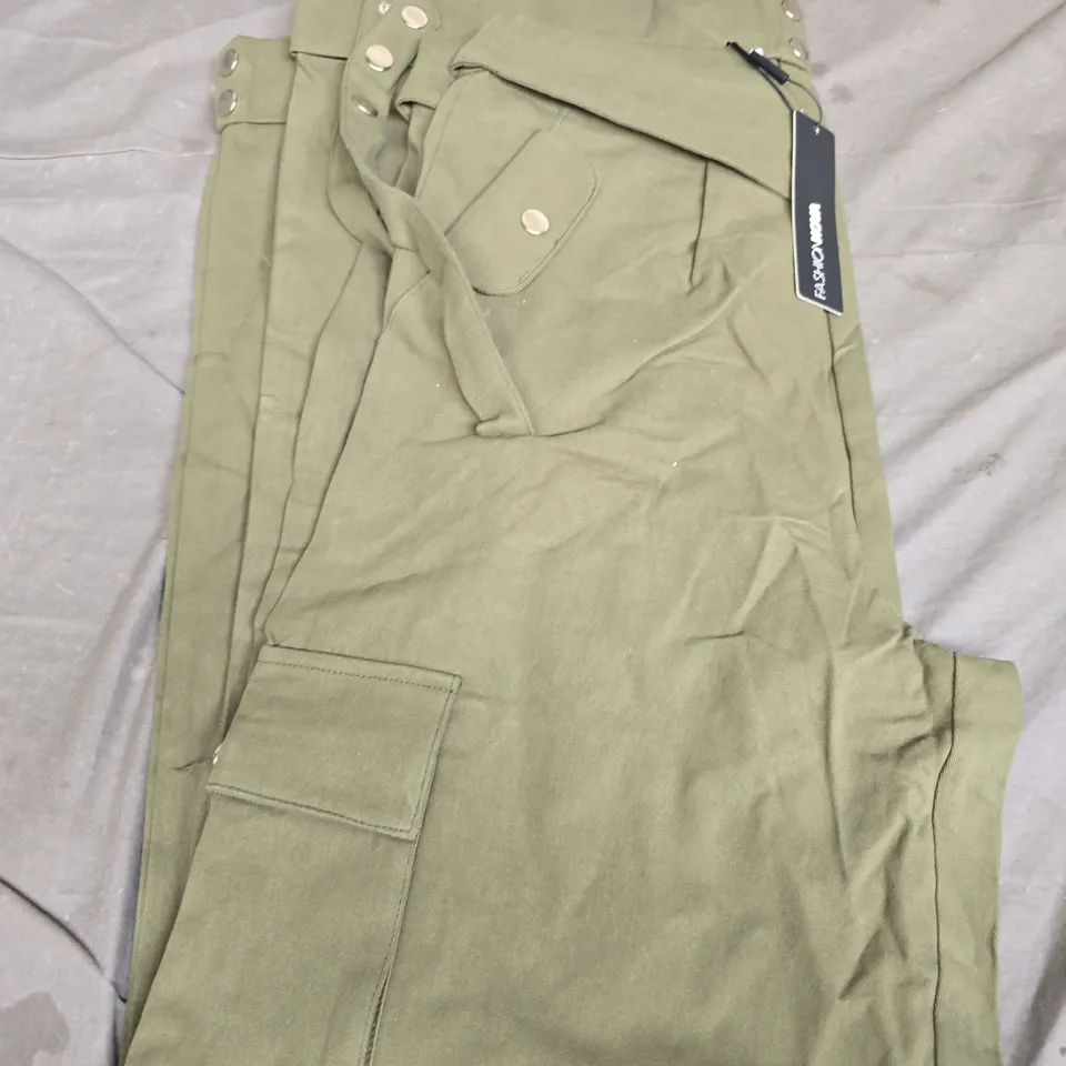 FASHIONNOVA IT'S COOL CARGO PANTS - OLIVE - SIZE MEDIUM