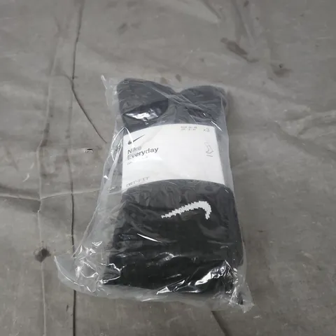 3 PACK UK 8-11 NIKE EVERYDAY CREW SOCKS – BLACK, COTTON CUSHIONED (DRI-FIT)