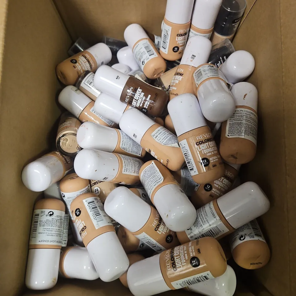 APPROXIMATELY 150 ASSORTED REVLON COLOURSTAY MAKEUP 30ML