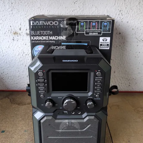 DAEWOO BLUETOOTH KARAOKE MACHINE WITH BUILT-IN 5-INCH LED DISPLAY – BOXED