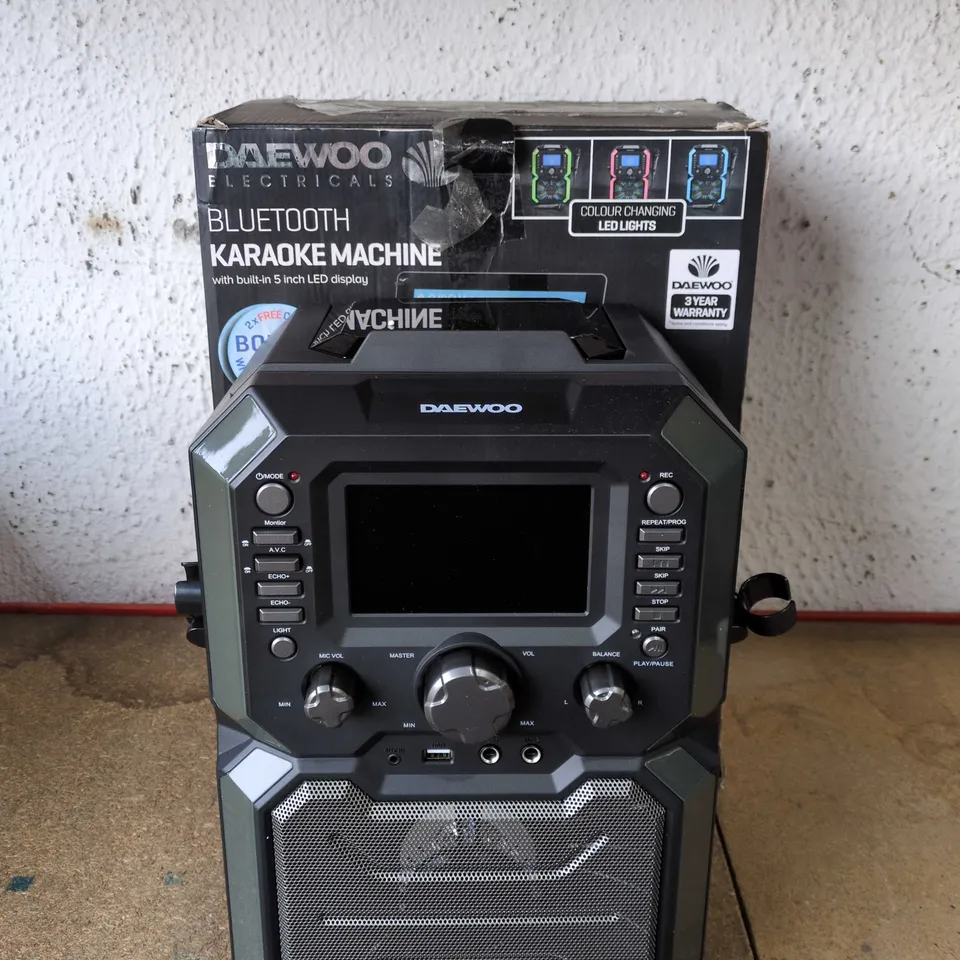 DAEWOO BLUETOOTH KARAOKE MACHINE WITH BUILT-IN 5-INCH LED DISPLAY – BOXED