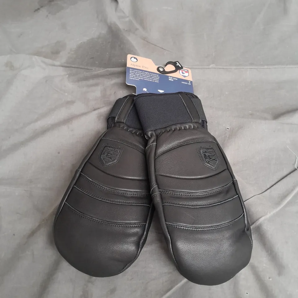 HESTRA ALPINE PRO FALL LINE MITT IN BLACK UNISEX 7 S/M