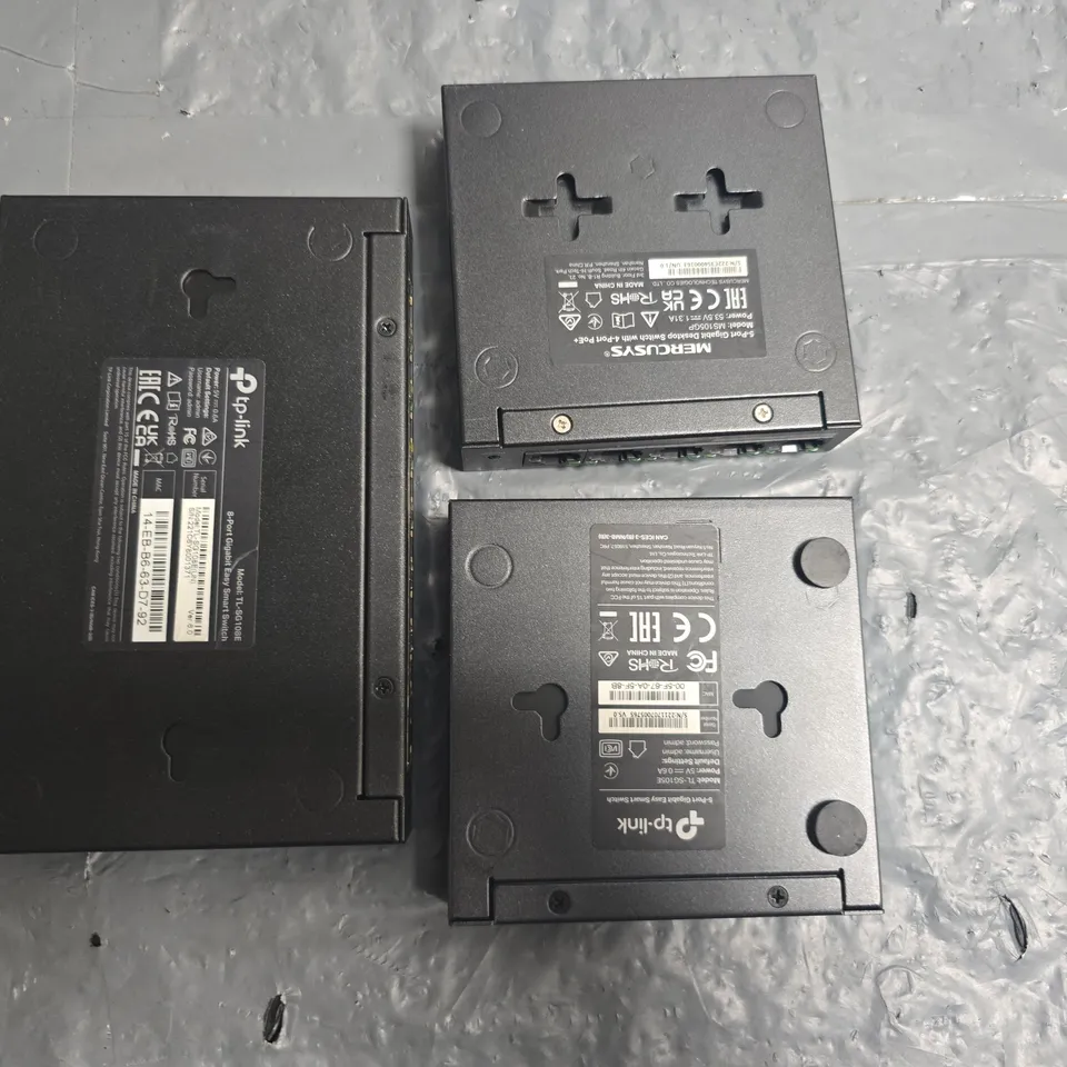 LOT OF 3 ASSORTED UNBOXED GIGABIT SWITCHES INCLUDES TP-LINK TL-SG108E AND TP-LINK TL-SG105E