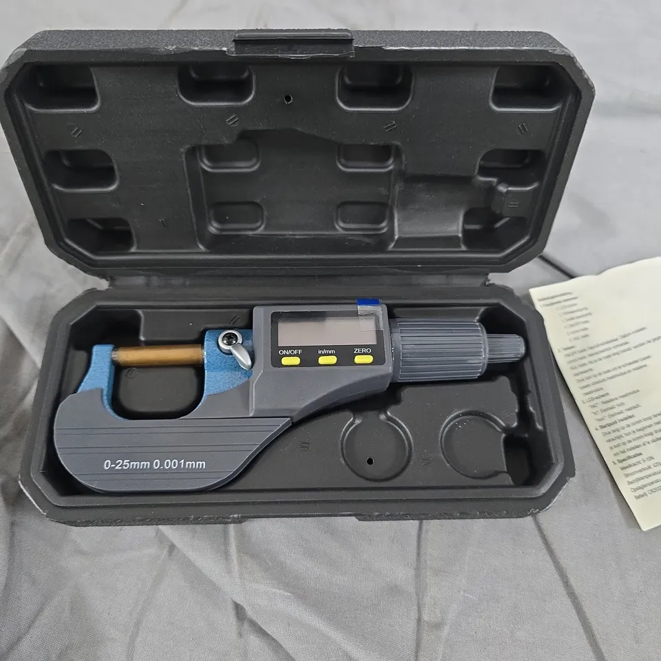 Digital micrometer 0-25 mm (0.001 mm) in case