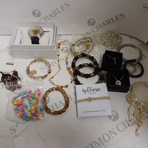 APPROXIMATELY 30 ASSORTED JEWELLERY PRODUCTS IN VARIOUS DESIGNS TO INCLUDE EARRINGS, BRACELETS, WATCHES ETC