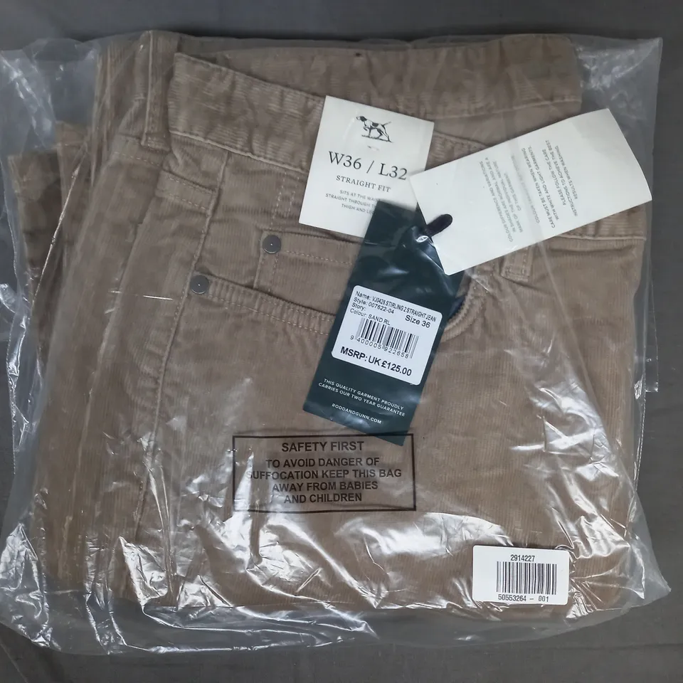 RODD & GUNN STIRLING 2 STRAIGHT JEANS IN SAND SIZE 36/32
