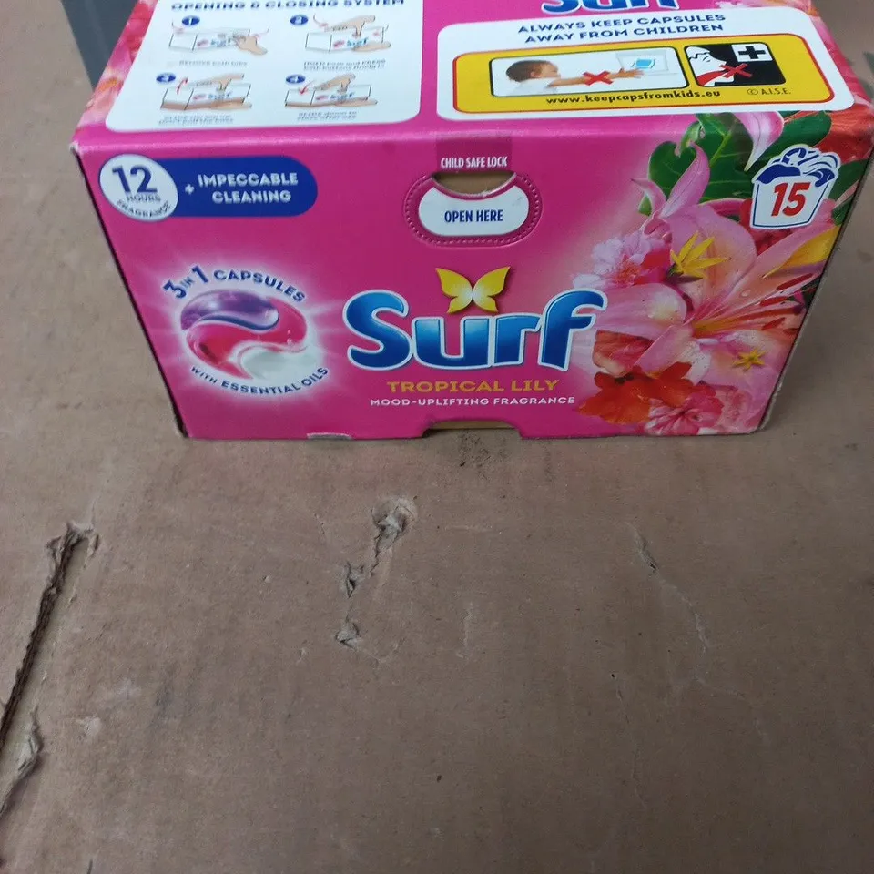 TOTE OF APPROXIMATELY 15 ASSORTED ITEMS TO INCLUDE: SURF WASHING CAPSULES