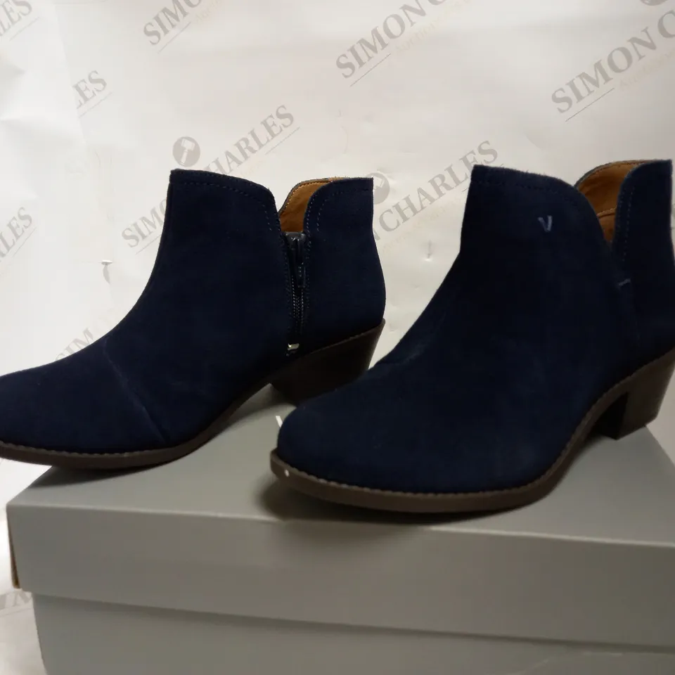 BRAND NEW VIONIC FELICITY LIV NAVY ANKLE BOOTS SIZE 4.5