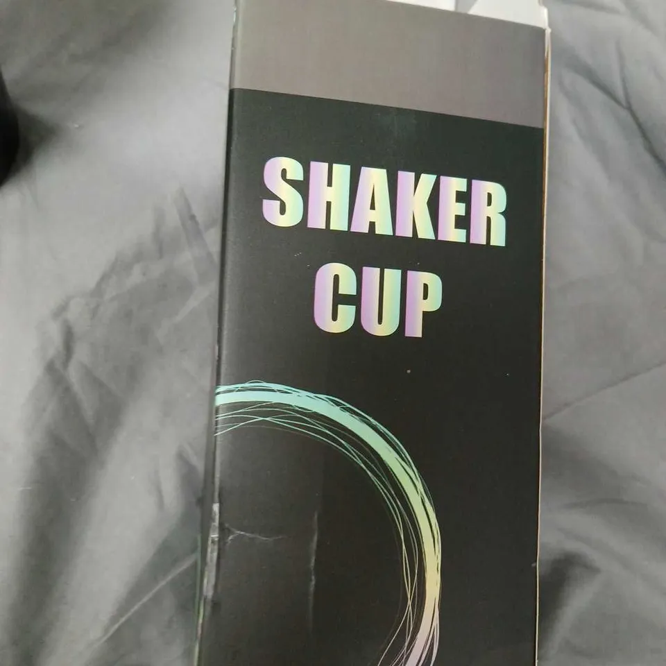 SHAKER CUP – BLACK TRAVEL BOTTLE WITH FLIP-TOP LID, 25 OZ / 740 ML