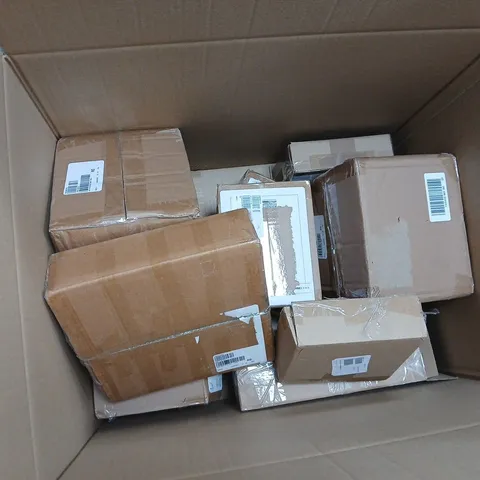 APPROXIMATELY 10 ASSORTED ITEMS TO INCLUDE WATER FOUNTAIN, ACRYLIC FLOWER DECOR PIECE, 3 HEAD LIGHT, ETC - COLLECTION ONLY