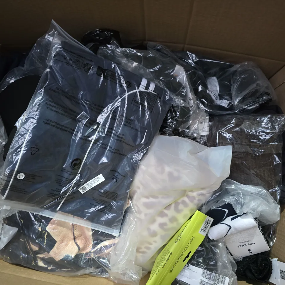 APPROXIMATELY 35 ASSORTED CLOTHING ITEMS IN VARIOUS SIZES, STYLES & COLOURS TO INCLUDE BRANDS SUCH AS KIMBIE, PIECES, WUKA, ETC - COLLECTION ONLY