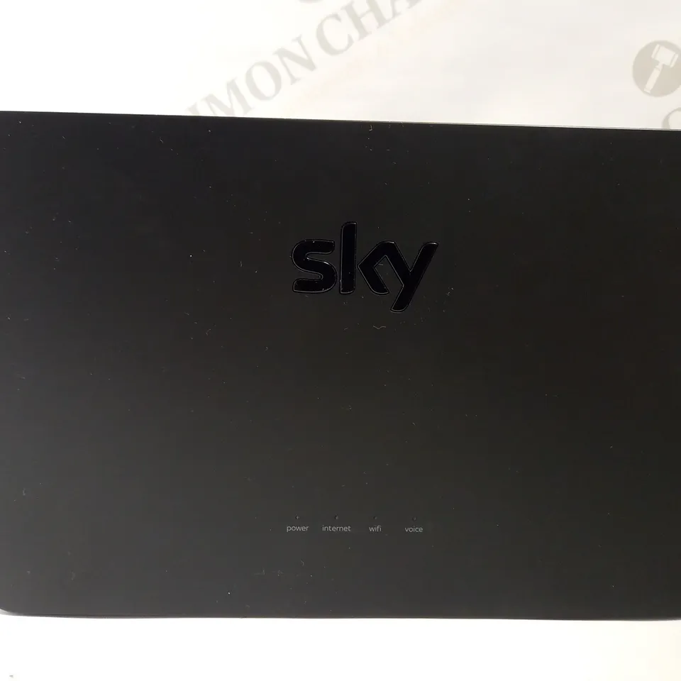 SKY Q BROADBAND HUB 4 - SR203 BLACK