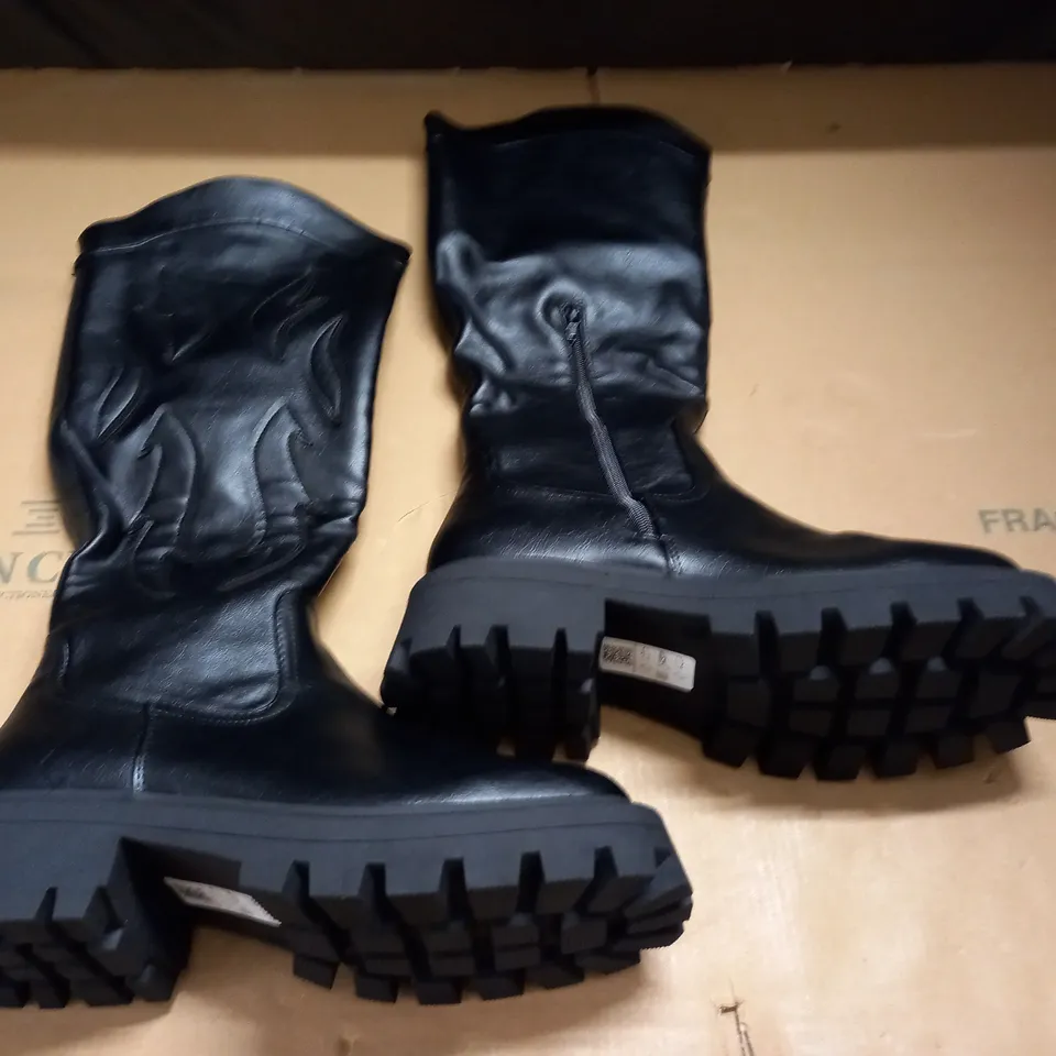ASOS CHASE SQUARE TOE WESTERN BOOTS IN BLACK - UK 9